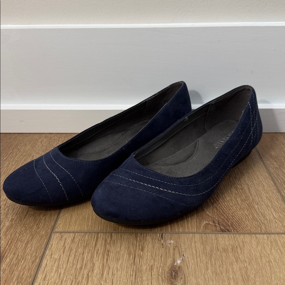 Aerosoles Ballet Flats in Navy Faux Suede - Picture 2 of 5